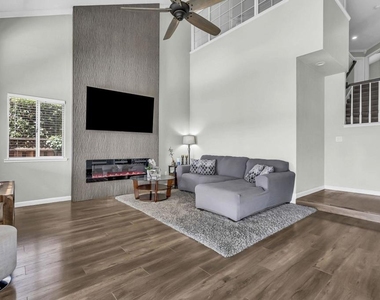 2435 Pinehurst Court - Photo Thumbnail 19