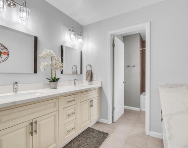 2435 Pinehurst Court - Photo Thumbnail 40