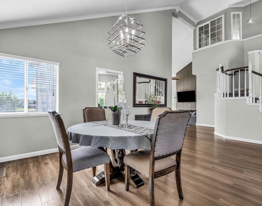 2435 Pinehurst Court - Photo Thumbnail 9