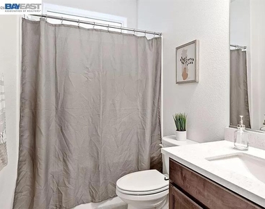 2789 Penrose Ln - Photo Thumbnail 4