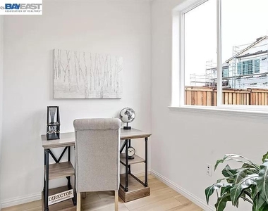 2789 Penrose Ln - Photo Thumbnail 9