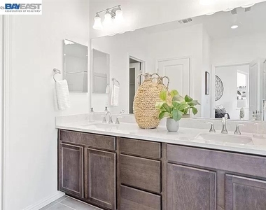 2789 Penrose Ln - Photo Thumbnail 11