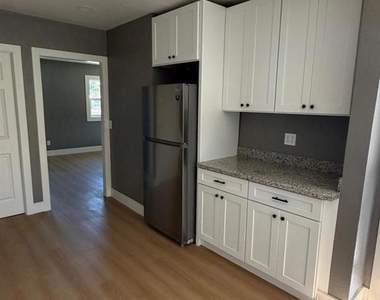 813 Butte St - Photo Thumbnail 5