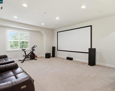 1365 Bayberry View Lane - Photo Thumbnail 12