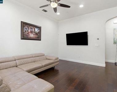 1365 Bayberry View Lane - Photo Thumbnail 8