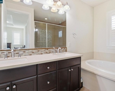1365 Bayberry View Lane - Photo Thumbnail 23