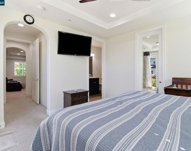 1365 Bayberry View Lane - Photo Thumbnail 17