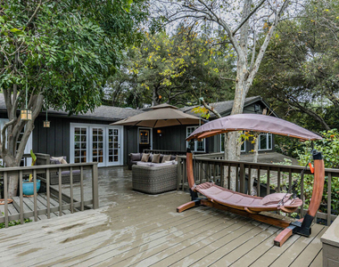5228 Palm Drive - Photo Thumbnail 3