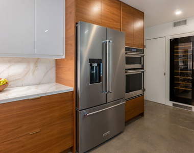 7211 Chelan Way - Photo Thumbnail 16