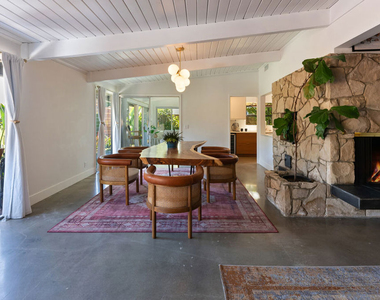 7211 Chelan Way - Photo Thumbnail 10