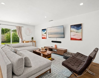 6212 Tunney Avenue - Photo Thumbnail 5