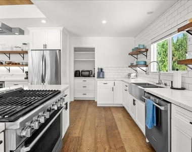 6212 Tunney Avenue - Photo Thumbnail 3