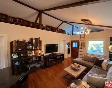 1315 N Mccadden Place - Photo Thumbnail 7