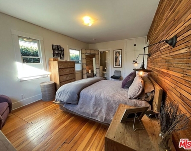 1315 N Mccadden Place - Photo Thumbnail 14