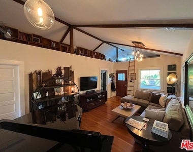 1315 N Mccadden Place - Photo Thumbnail 6