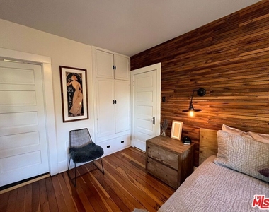 1315 N Mccadden Place - Photo Thumbnail 13
