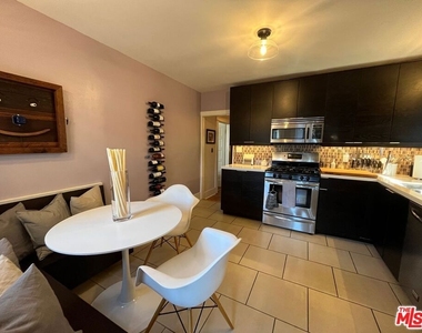 1315 N Mccadden Place - Photo Thumbnail 9
