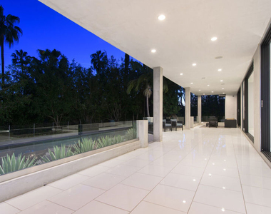 900 N Hillcrest Road - Photo Thumbnail 22