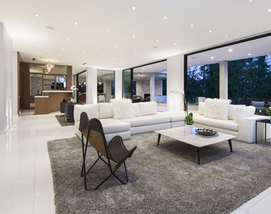 900 N Hillcrest Road - Photo Thumbnail 8