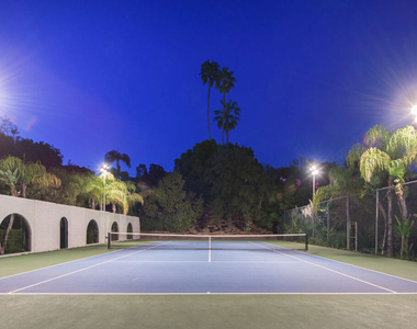 900 N Hillcrest Road - Photo Thumbnail 5