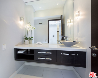 900 N Hillcrest Road - Photo Thumbnail 34