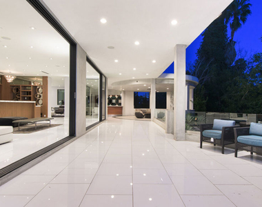 900 N Hillcrest Road - Photo Thumbnail 23
