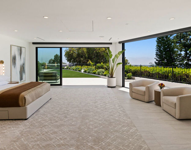 365 Trousdale Place - Photo Thumbnail 32