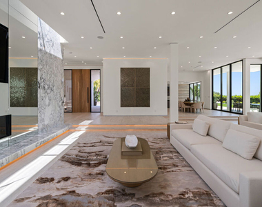 365 Trousdale Place - Photo Thumbnail 25