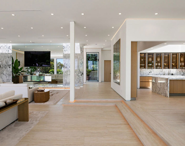 365 Trousdale Place - Photo Thumbnail 2