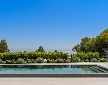 365 Trousdale Place - Photo Thumbnail 13