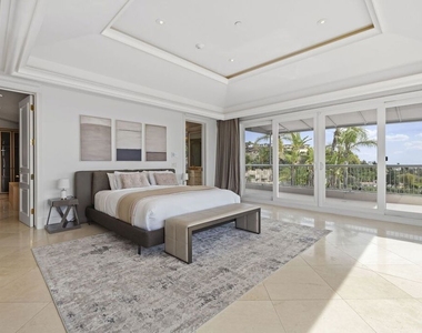 360 Trousdale Place - Photo Thumbnail 13