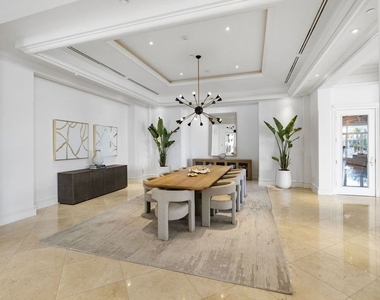 360 Trousdale Place - Photo Thumbnail 10
