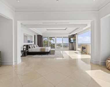 360 Trousdale Place - Photo Thumbnail 12