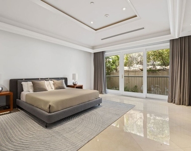 360 Trousdale Place - Photo Thumbnail 11