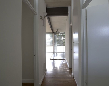 11133 Rose Avenue - Photo Thumbnail 2