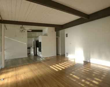 11133 Rose Avenue - Photo Thumbnail 3