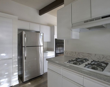 11133 Rose Avenue - Photo Thumbnail 6
