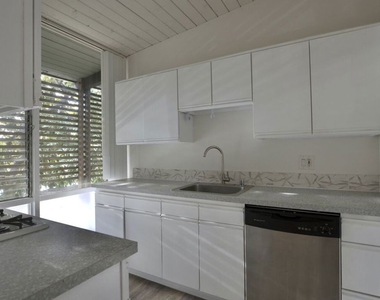 11133 Rose Avenue - Photo Thumbnail 5