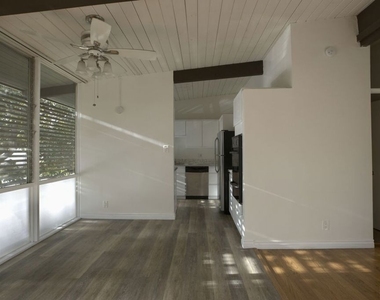 11133 Rose Avenue - Photo Thumbnail 4