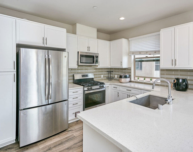 9831 Alburtis Avenue - Photo Thumbnail 19