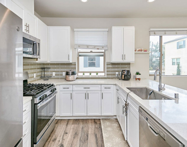 9831 Alburtis Avenue - Photo Thumbnail 20
