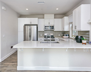 9831 Alburtis Avenue - Photo Thumbnail 17