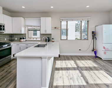 9831 Alburtis Avenue - Photo Thumbnail 14