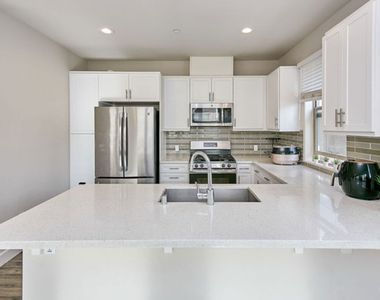 9831 Alburtis Avenue - Photo Thumbnail 18