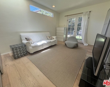 7586 Woodrow Wilson Drive - Photo Thumbnail 20