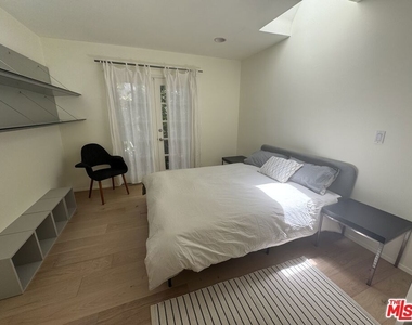 7586 Woodrow Wilson Drive - Photo Thumbnail 15