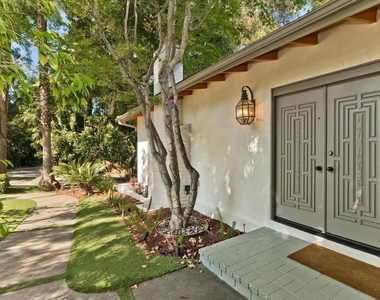 7586 Woodrow Wilson Drive - Photo Thumbnail 3