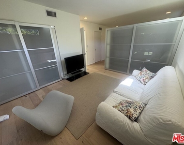 7586 Woodrow Wilson Drive - Photo Thumbnail 21