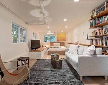 7586 Woodrow Wilson Drive - Photo Thumbnail 23
