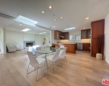 7586 Woodrow Wilson Drive - Photo Thumbnail 9